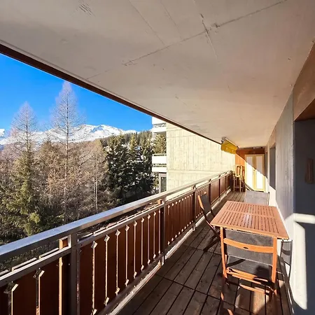 Spacious In With Mountain View * Lens